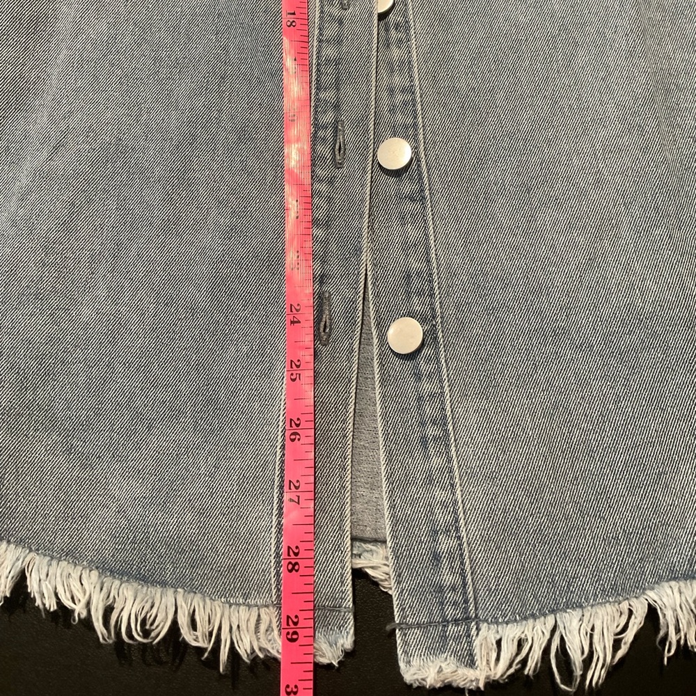 Stylish Blue Denim Jacket with Frayed Hem SZ S - Picture 6 of 8